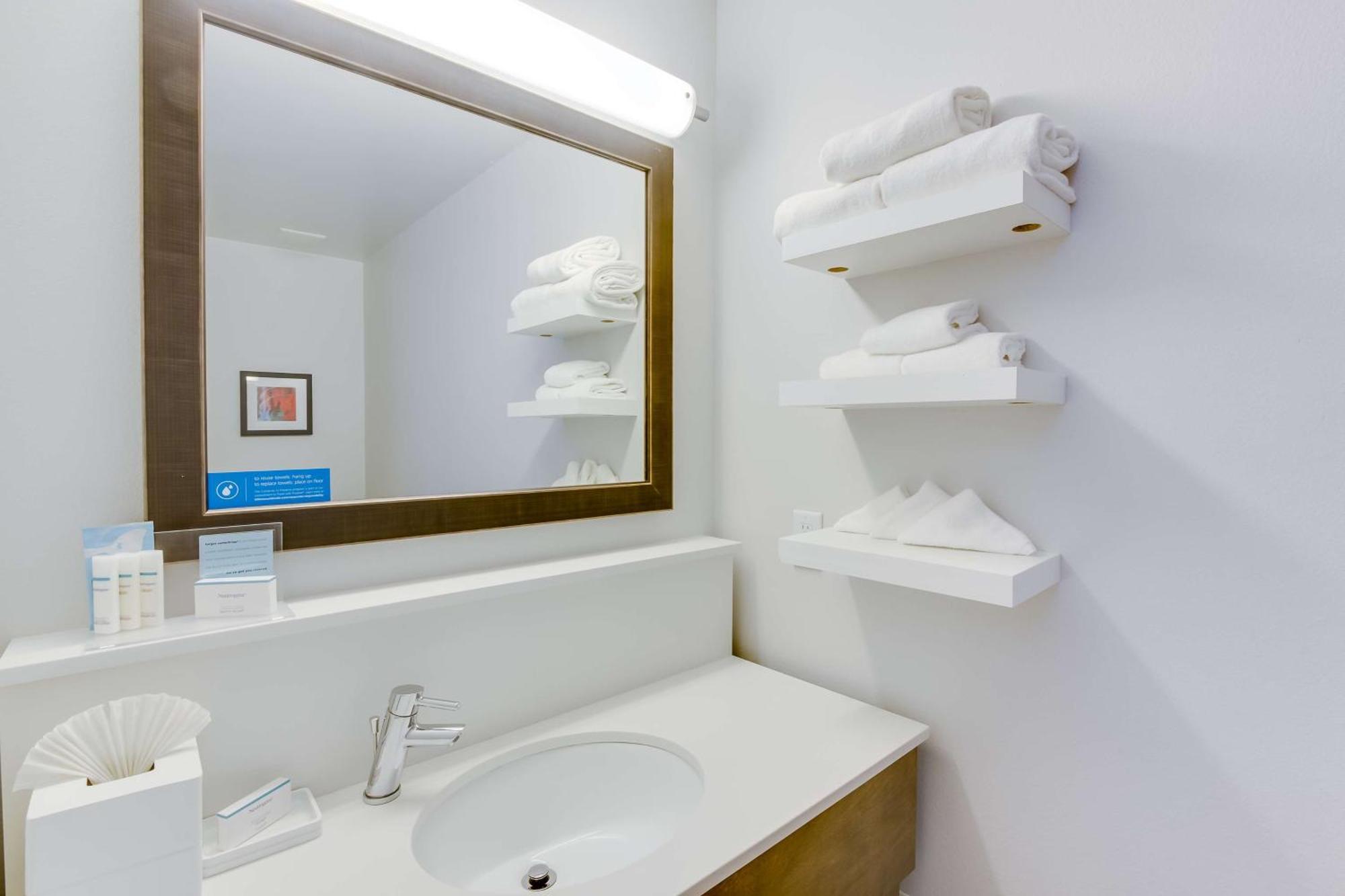 Hampton Inn Уайт-Хаус Экстерьер фото