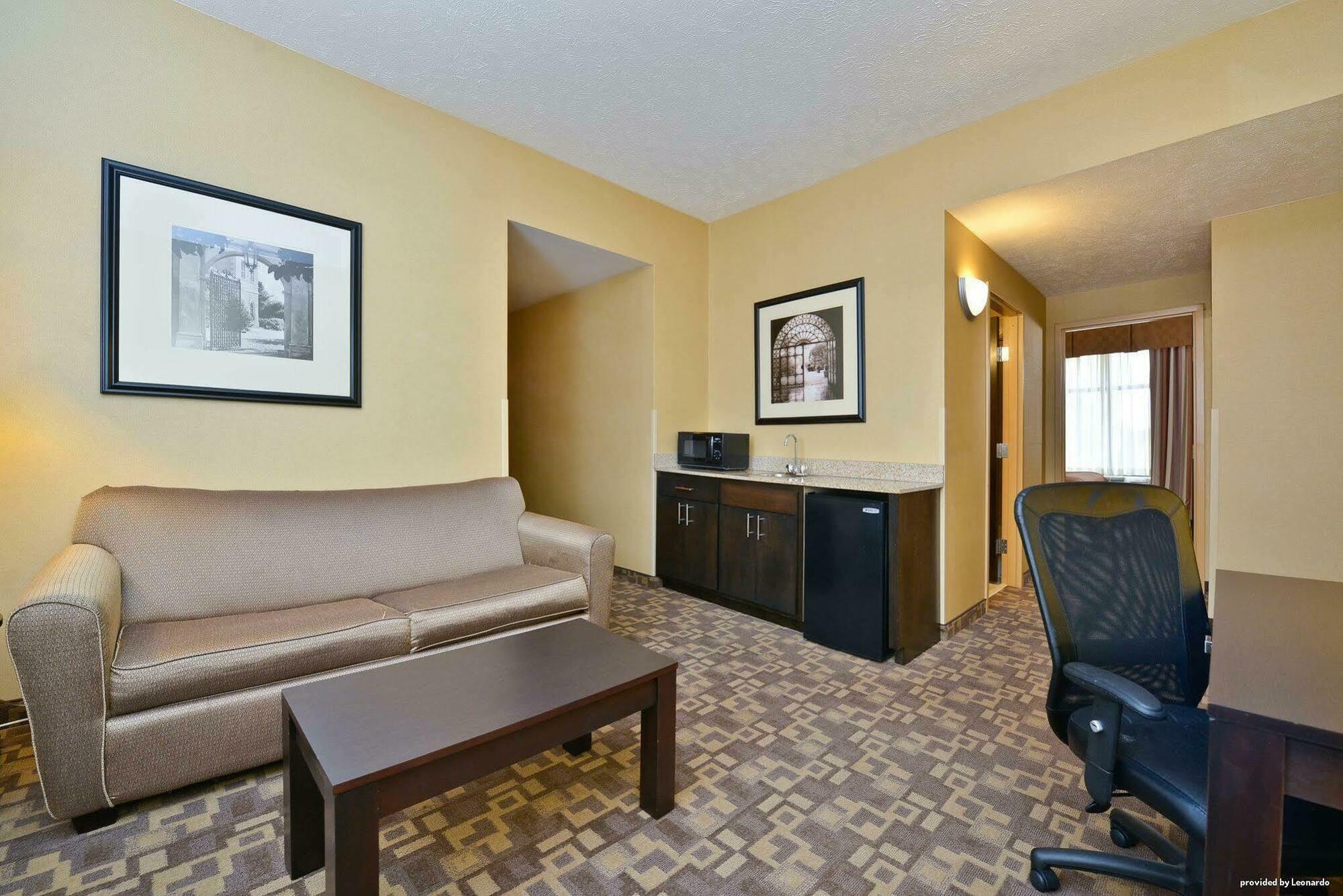 Hampton Inn Уайт-Хаус Экстерьер фото