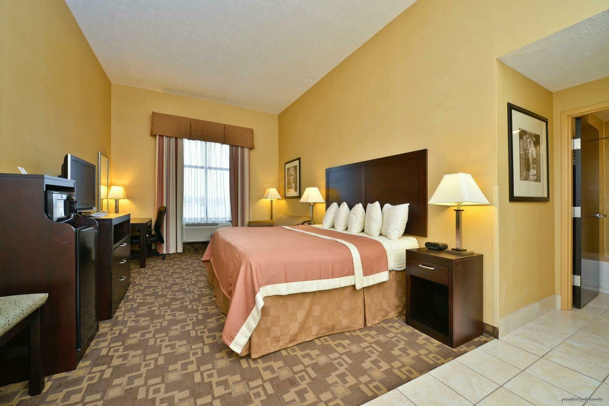 Hampton Inn Уайт-Хаус Экстерьер фото