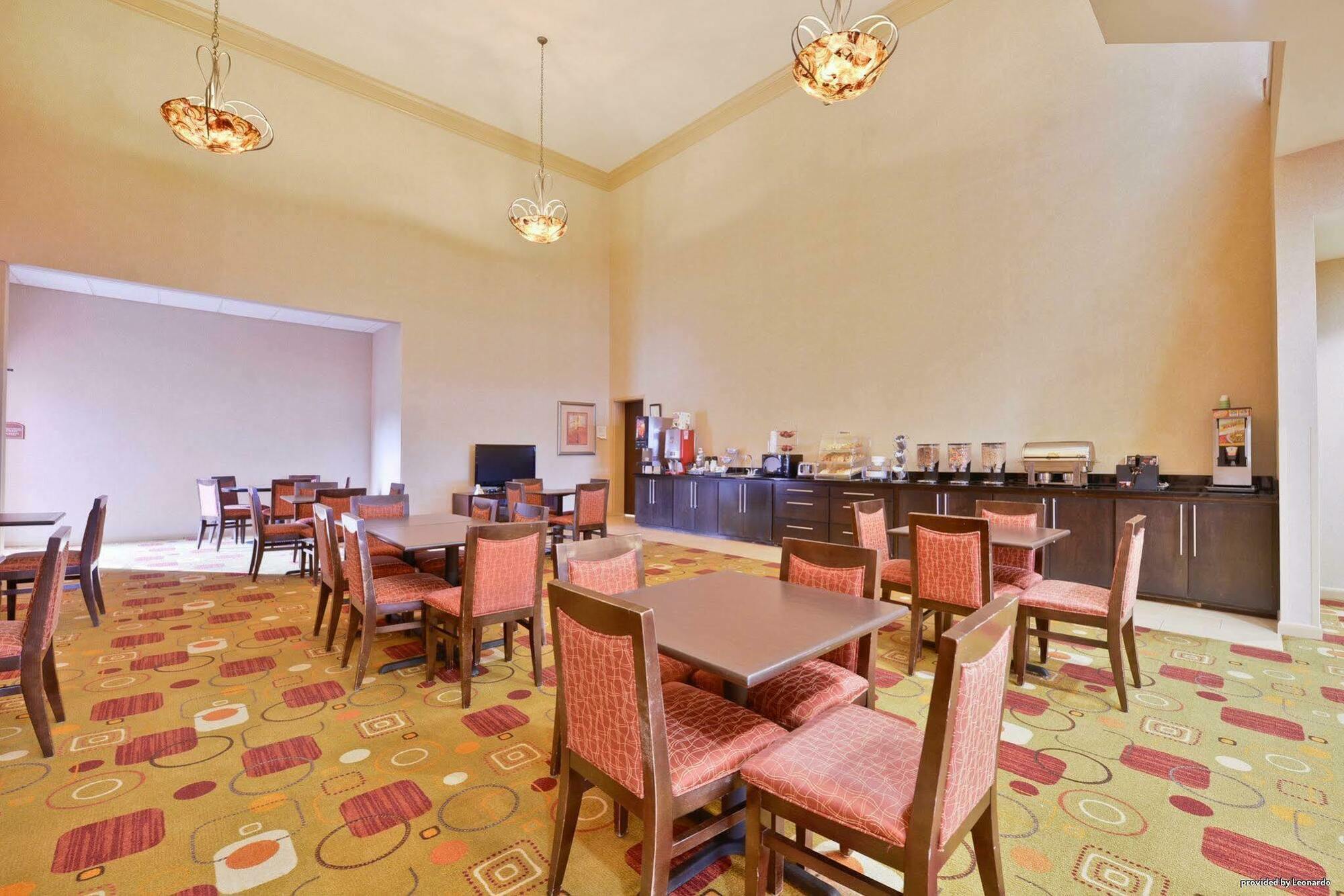 Hampton Inn Уайт-Хаус Экстерьер фото
